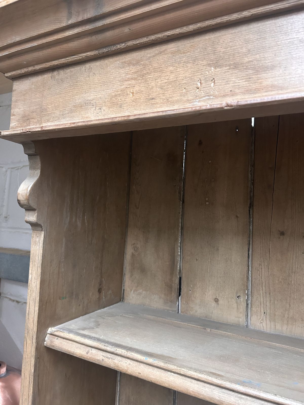 Large Pine Dresser Top / Open Plate Rack – Rustic Farmhouse Kitchen Shelving photo 550.0