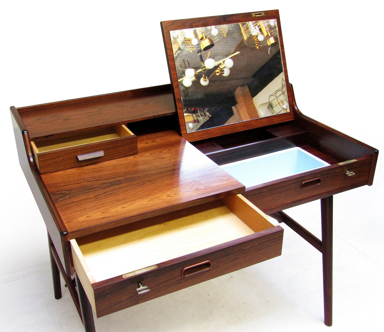 photo vintage 1960s Danish Model 65 Desk / Vanity Dresser In Rosewood By Arne Wahl Iversen