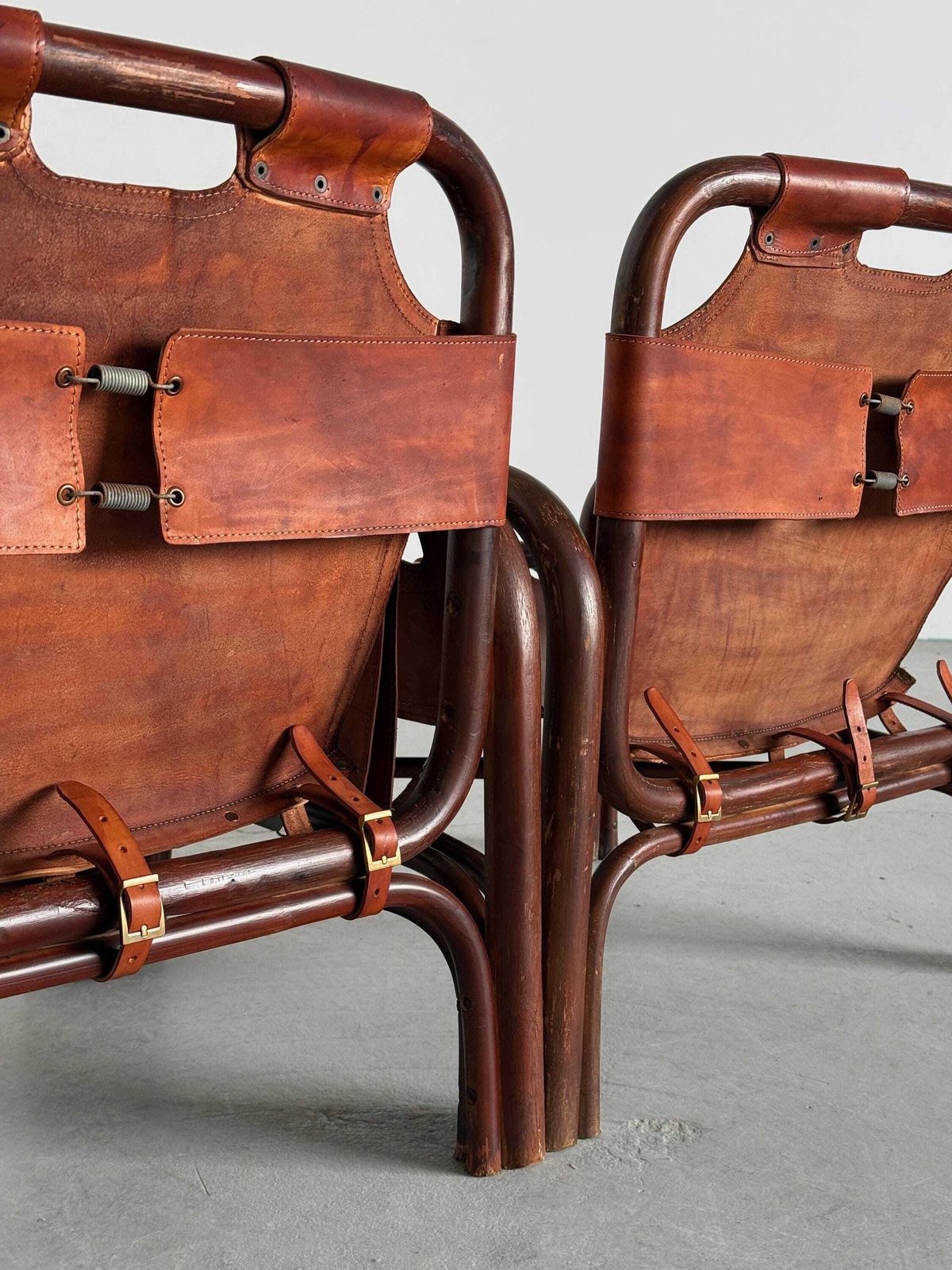 Furniture Pair Of Tito Agnoli Leather Safari Chair For Bonacina, 1960s Italy photo