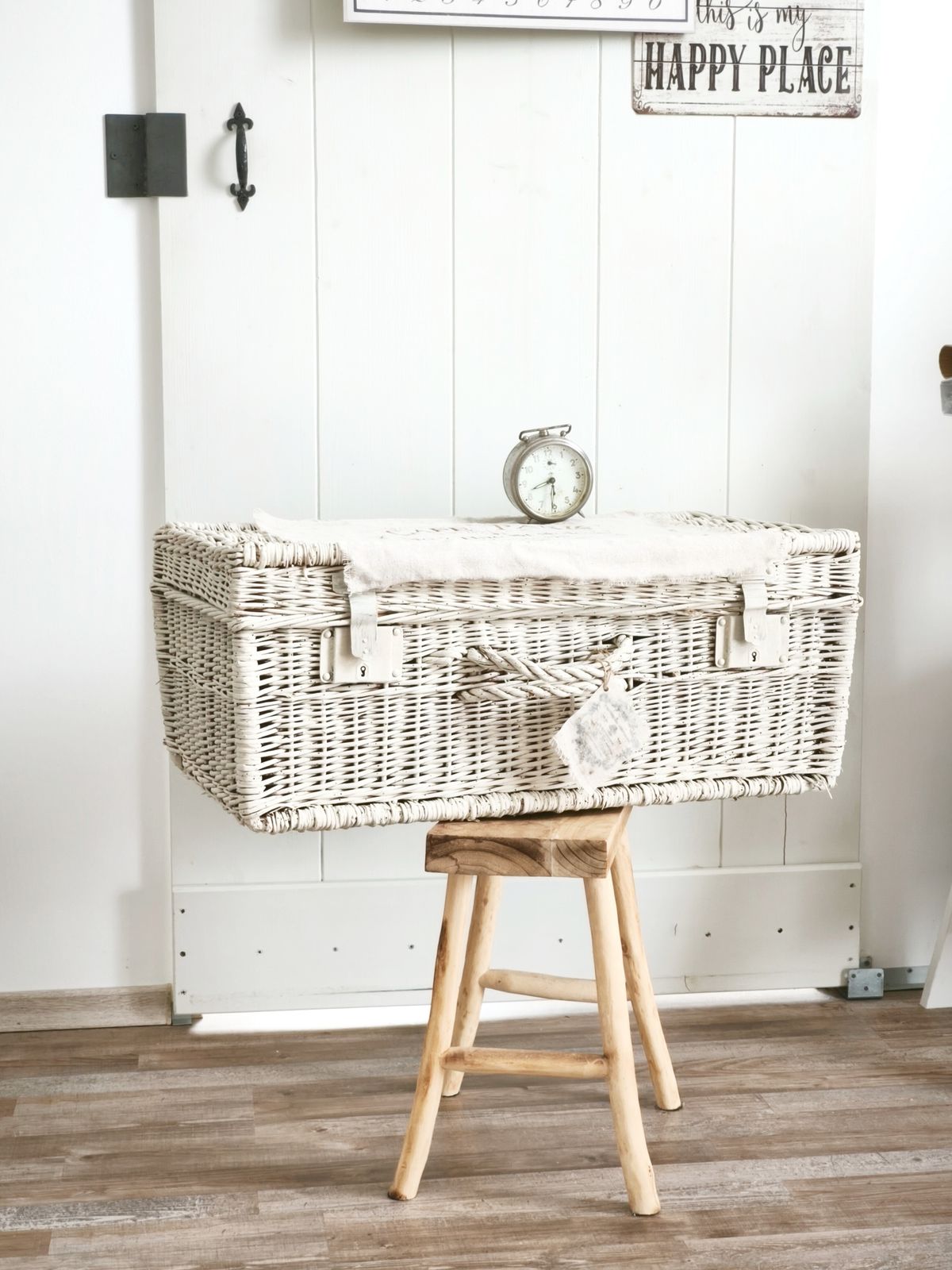 Valise d'époque en osier : boîte à cartes de mariage rustique, décoration campagne photo vinterior