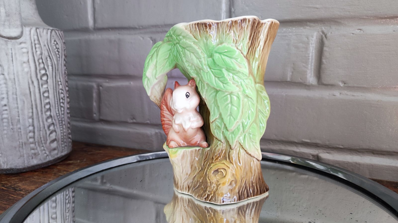 photo vinterior Vintage Figural Squirrel Vase By Eastgate Withernsea