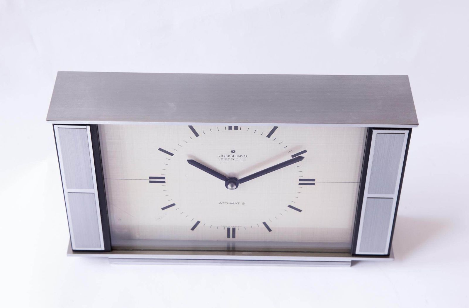 Elegant 1960s Junghans Desk Clock Mid Century Modern Space Age Table Atomic Germany Mcm Mantel Shelf photo vinterior