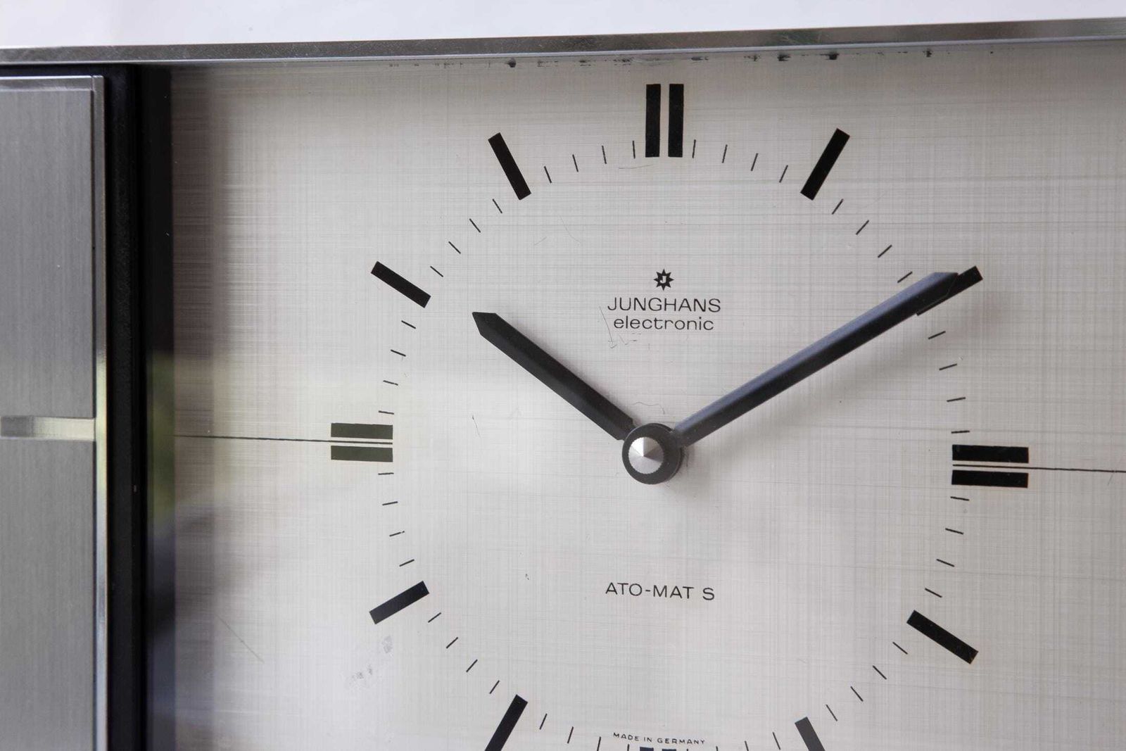 Elegant 1960s Junghans Desk Clock Mid Century Modern Space Age Table Atomic Germany Mcm Mantel Shelf photo buy