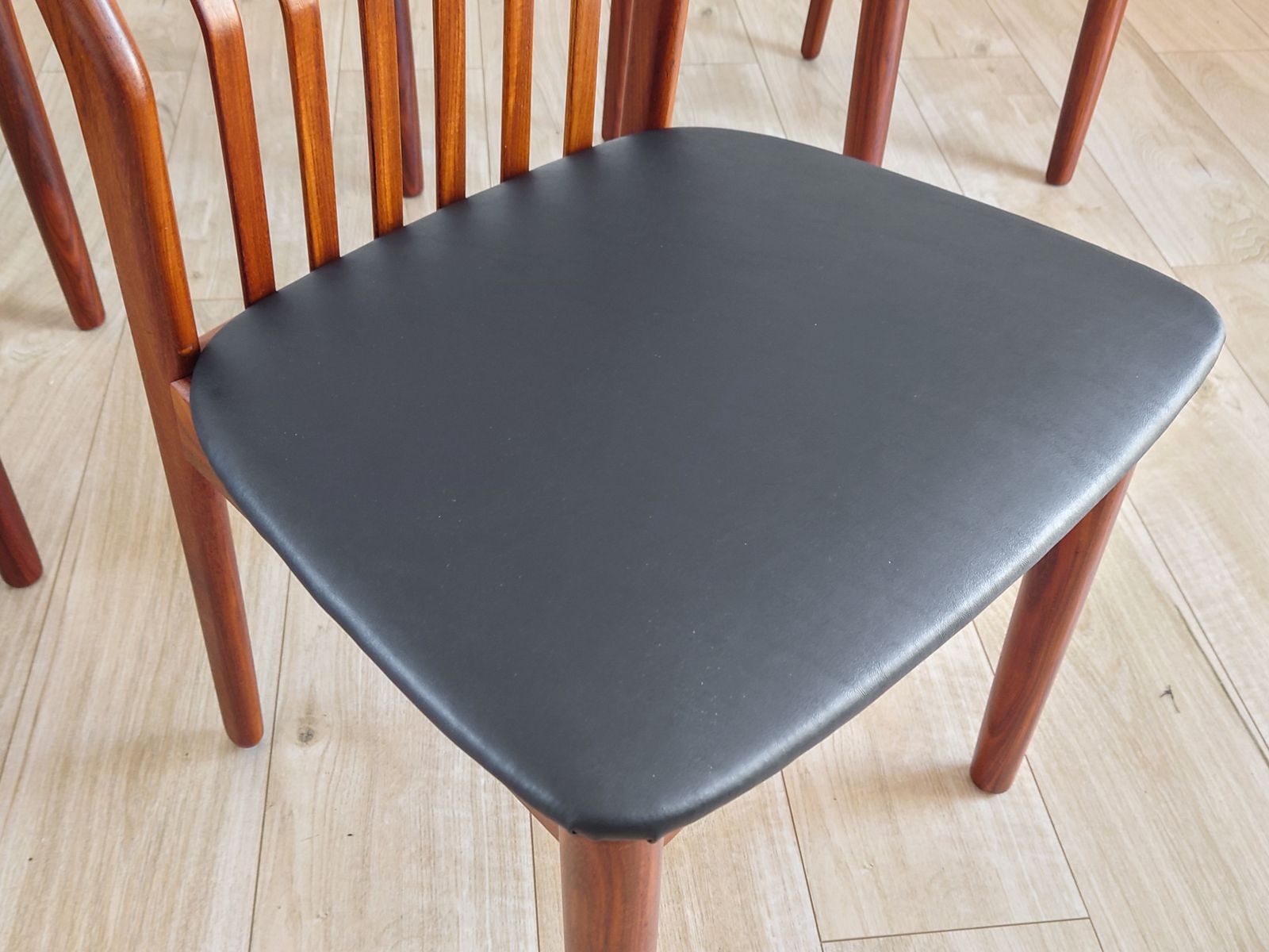 Mid Century Retro Danish Dining Chairs By Svenda Aage Madsena photo 720.0