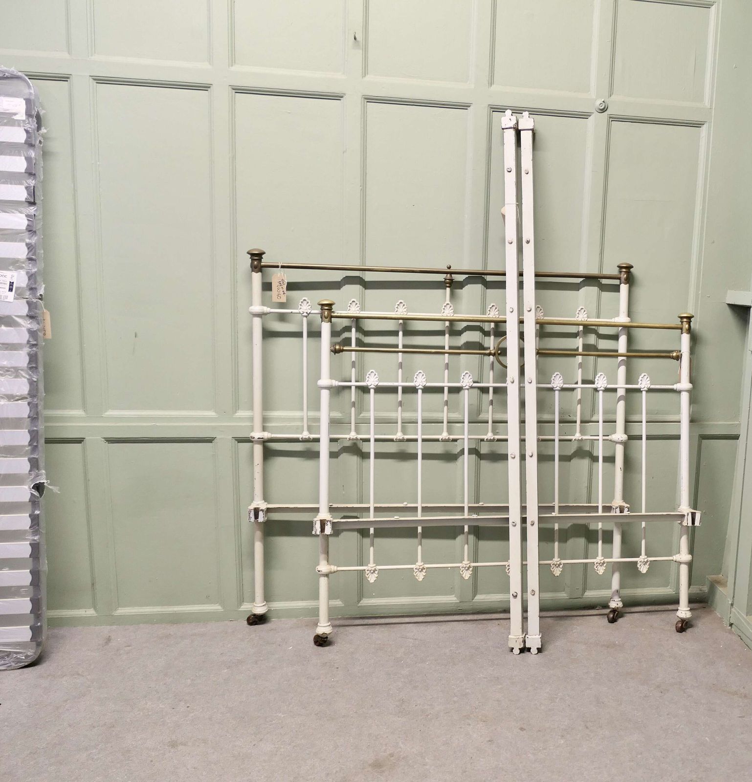 Victorian Brass And Iron Double Bed All In All An Attractive Bed And A Timeless In Design photo vinterior