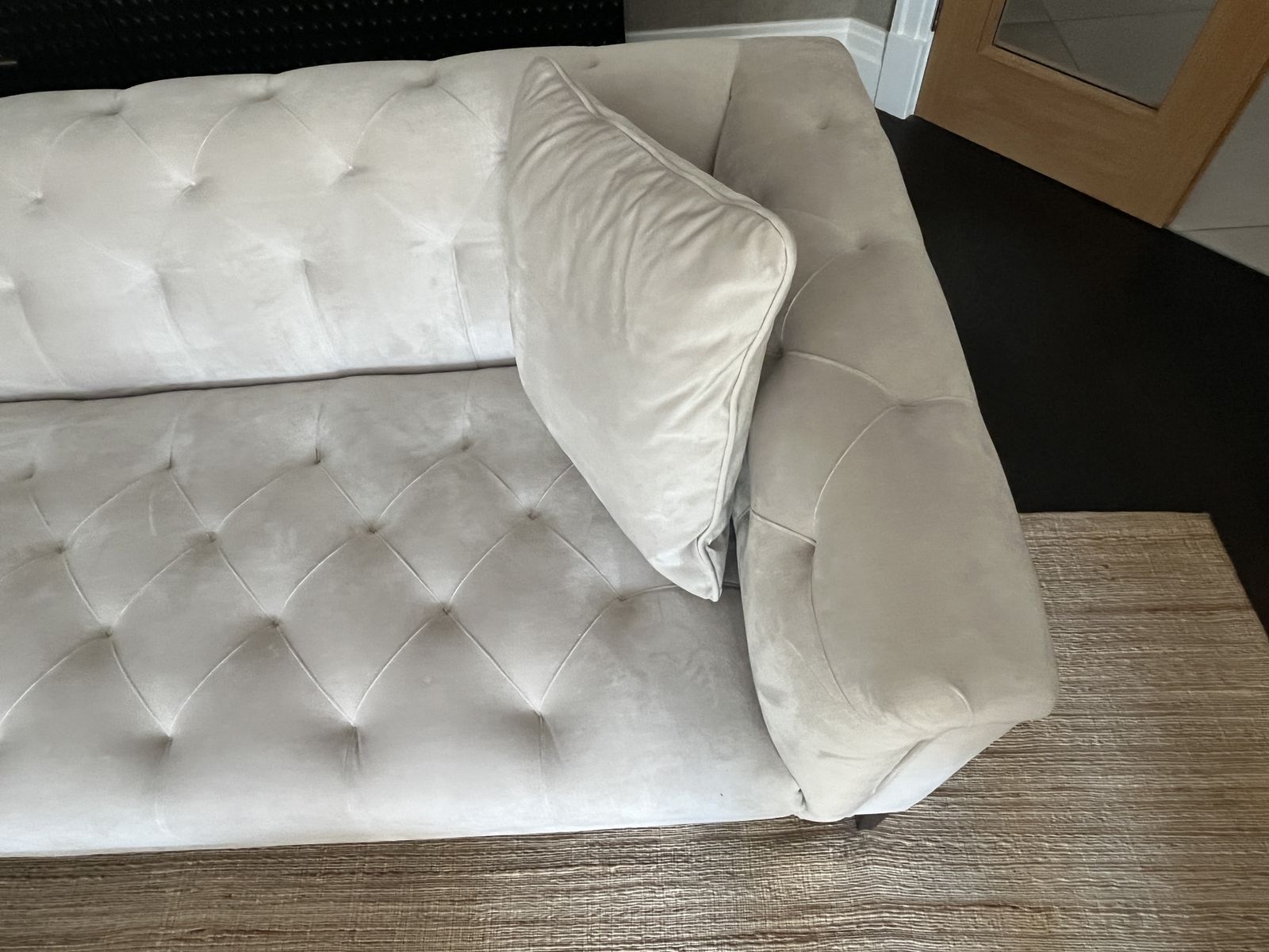 Eichholz Cesare 1x 3 Person Sofa, Cushions And 2no. Armchairs   Virtually Unused photo for sale