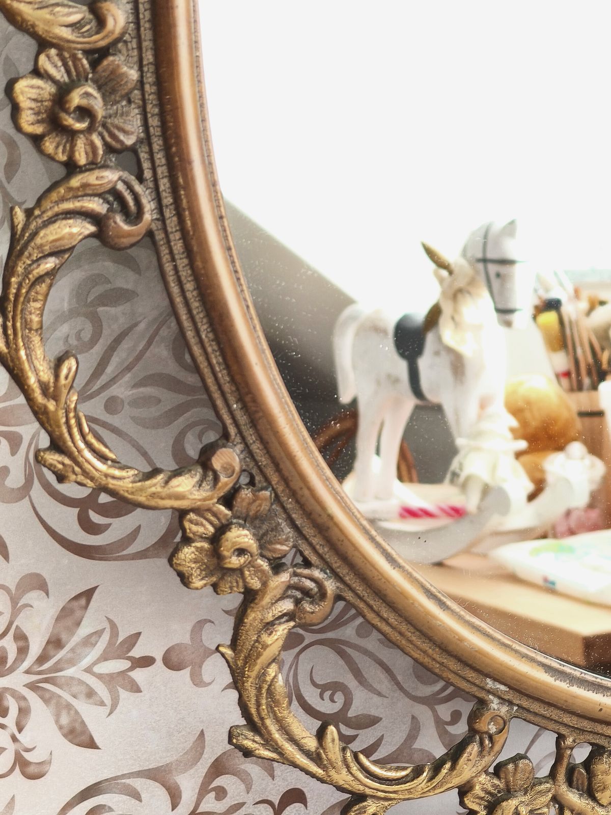 Large Antique Brass Wall Mirror With Cherubs, Oval Ornate Rocaille Design photo vinterior