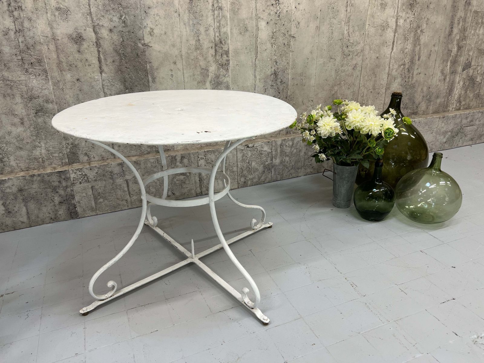 White Metal Garden Table photo furniture