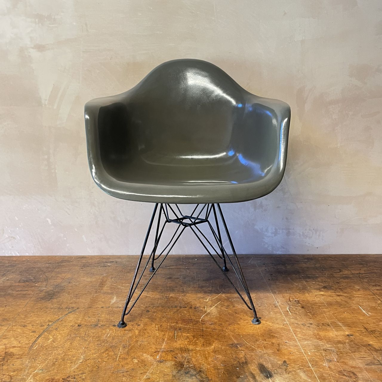 Eames Herman Miller Dar Fibreglass Chair In Elephant Grey photo furniture