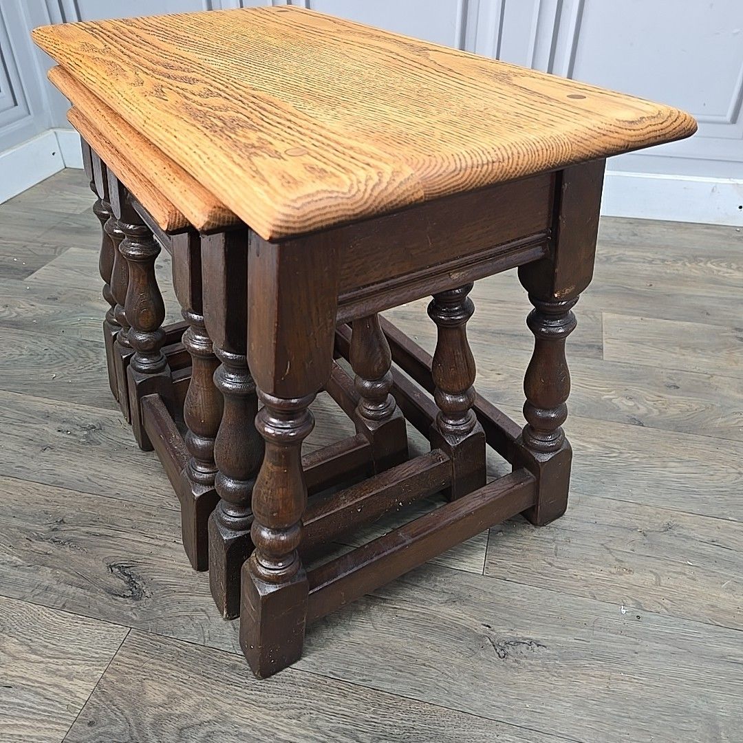 Vintage Nest Of Tables Old Charm Solid Oak Wood Bros – Wooden Jointing Side photo vintage