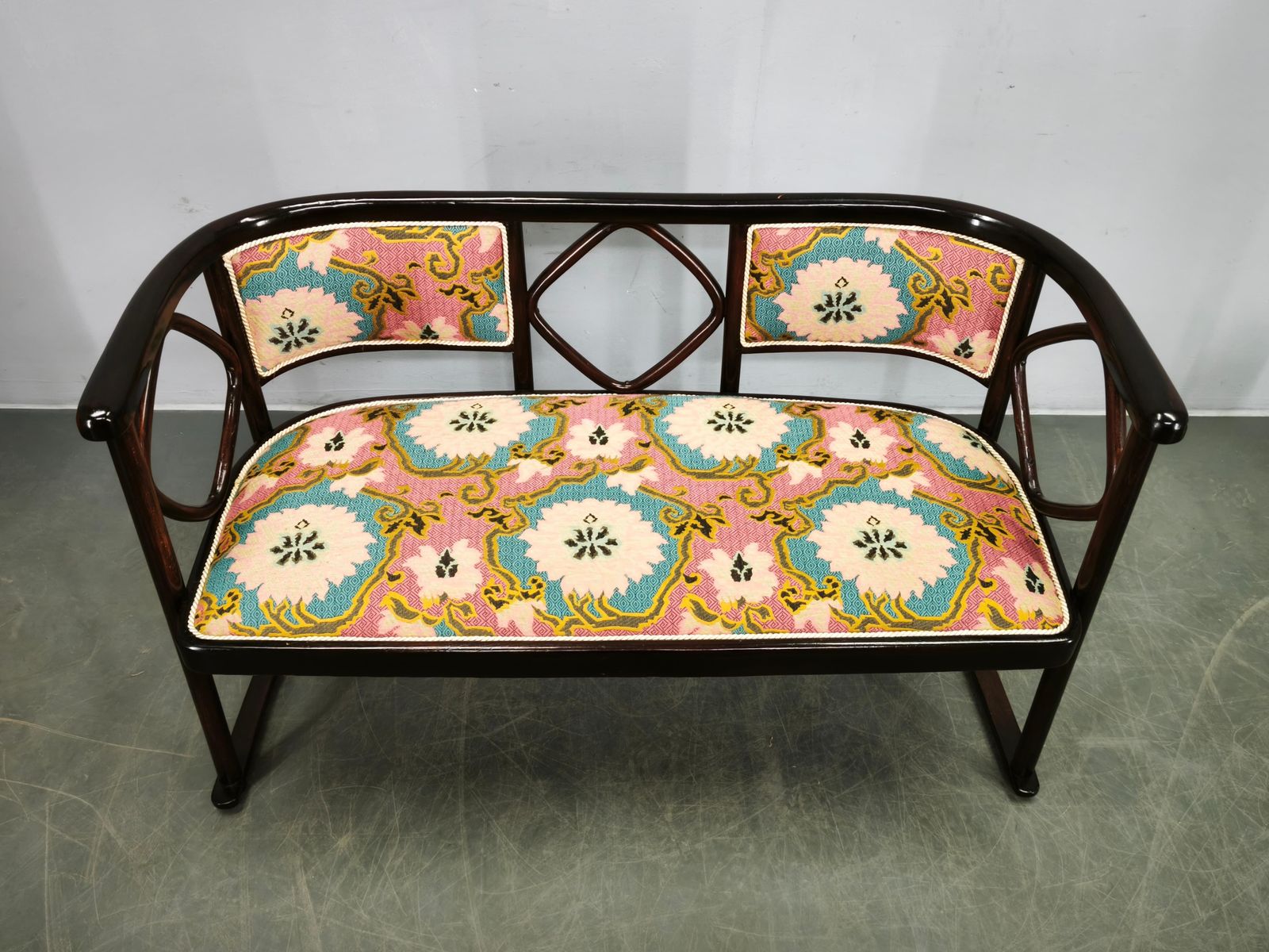 Josef Hoffmann Stijl Fledermaus Art Nouveau Sofa, Jaren 1930 photo Meubels