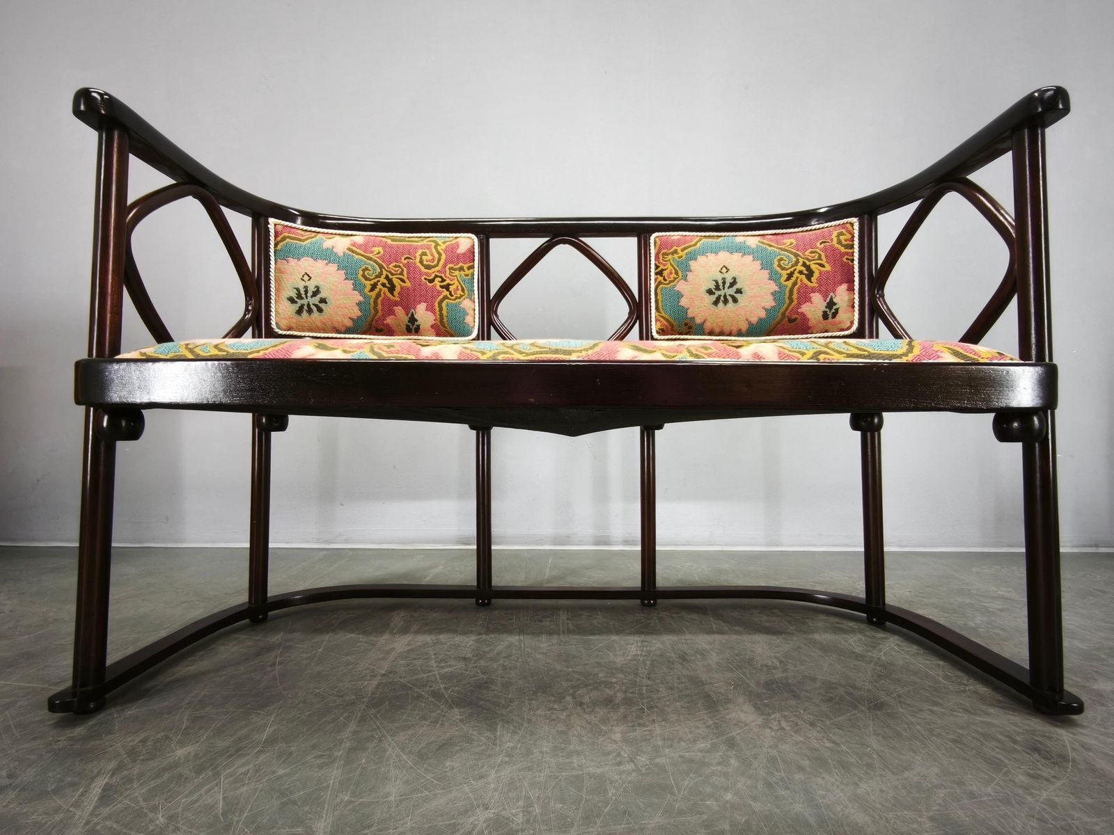 Josef Hoffmann Stijl Fledermaus Art Nouveau Sofa, Jaren 1930 photo buy