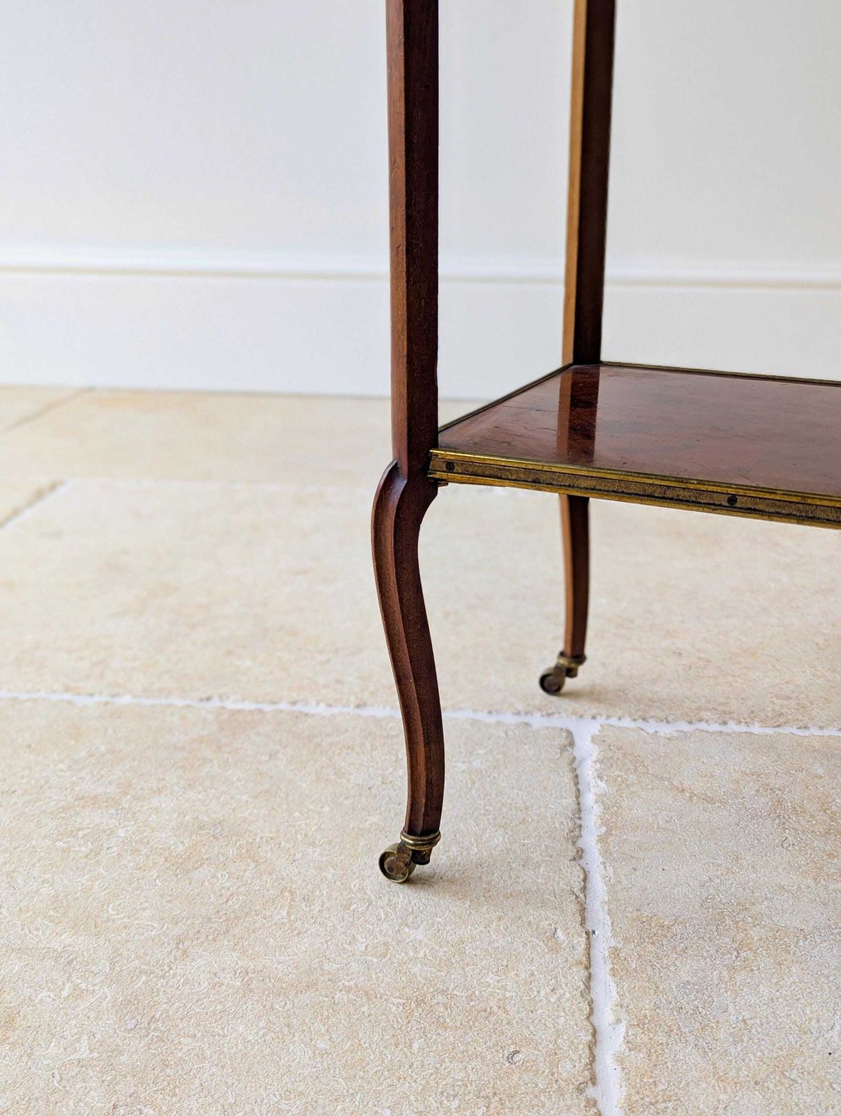 photo vintage Antique Victorian Mahogany Two Tier Occasional Table By W. Turner Lord & Co C.1880