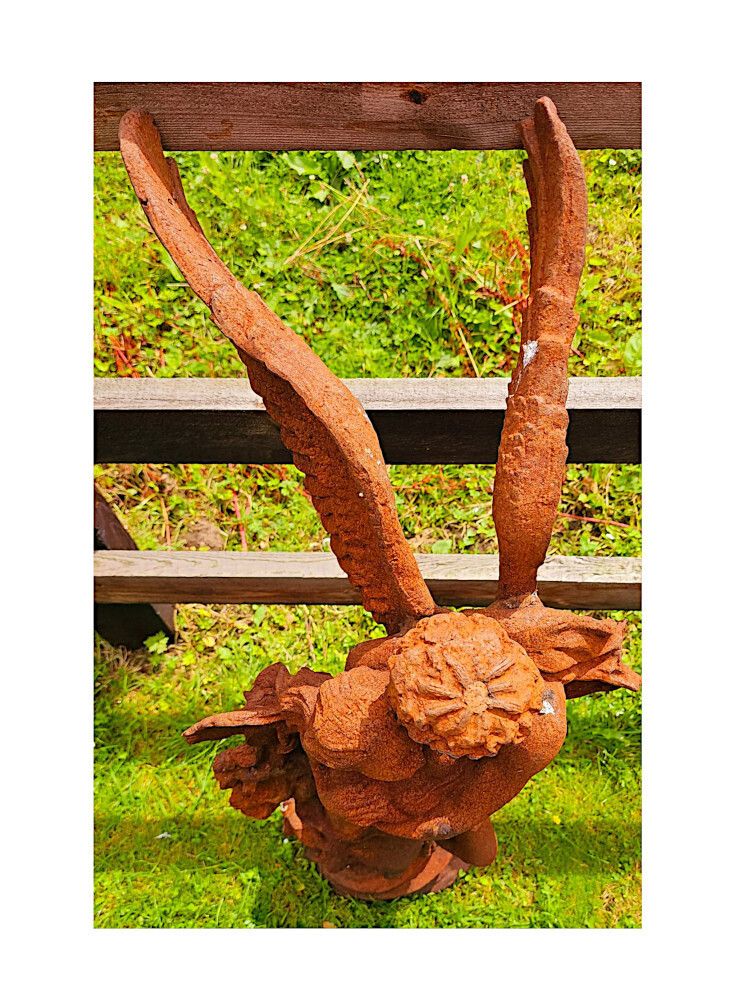 A Very Fine 20th Century Cast Iron Figurative Garden Sculpture Of Cupid And Psyche photo vintage