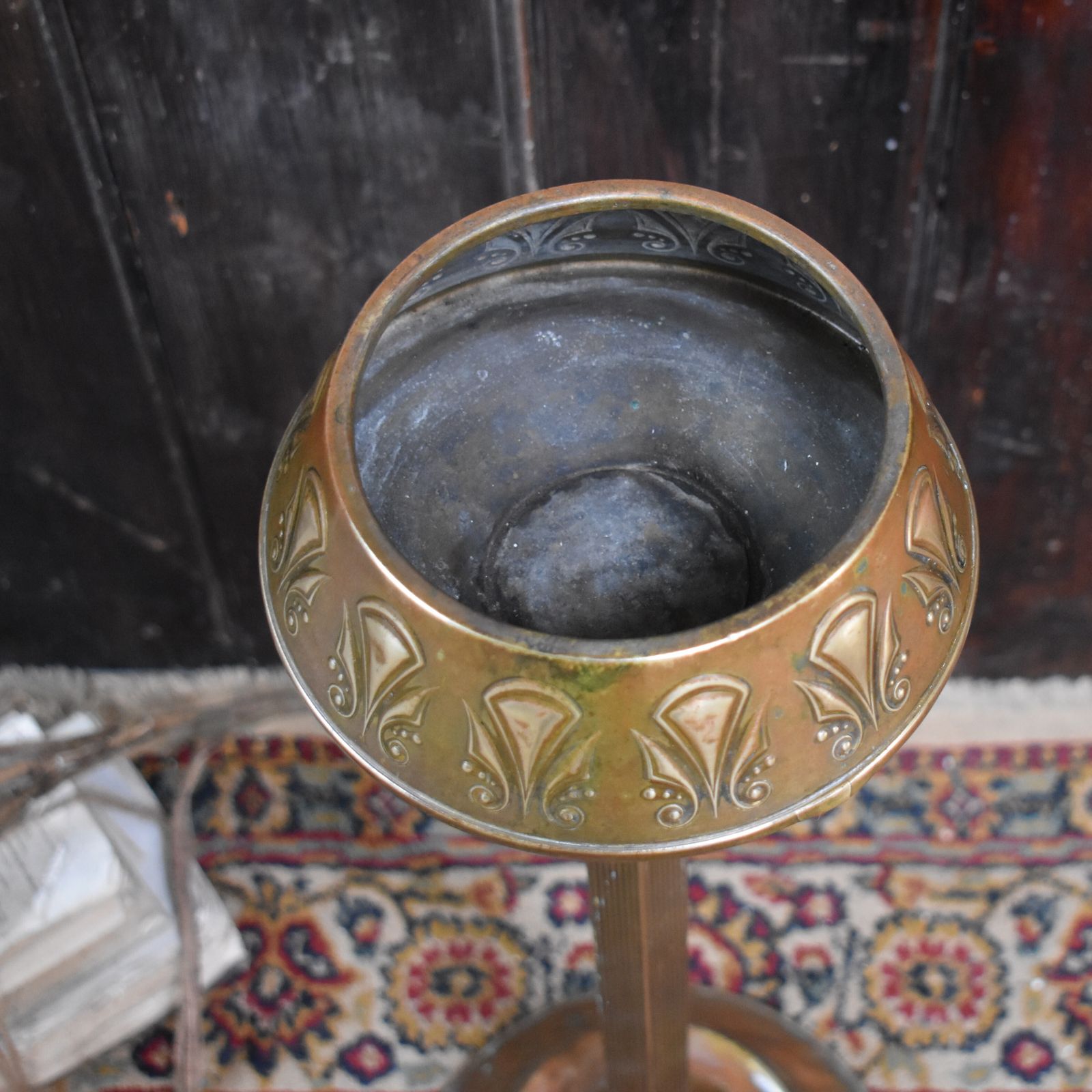 photo furniture Antique Royal Daalderop Holland Kmd Repousse Brass Column Jardiniere Plant Stand