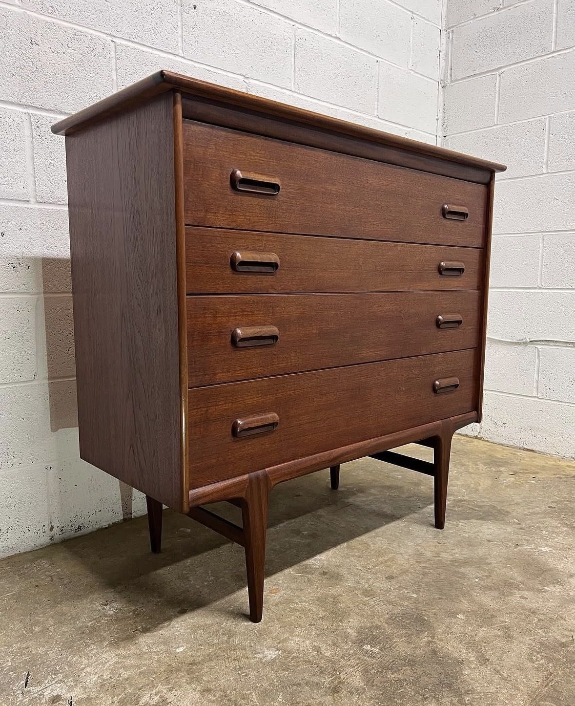 Tall Chest Of Drawers – Teak Mid Century (1970s)