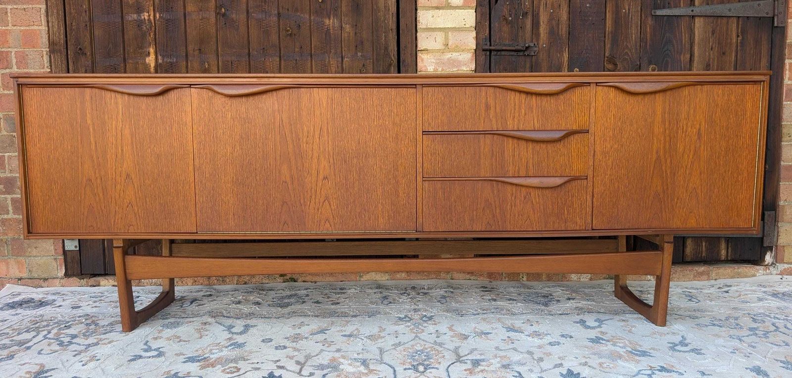 William Lawrence Sideboard Mid Century Modern Teak 1960s. Rare Retro Find In Amazing Condition.