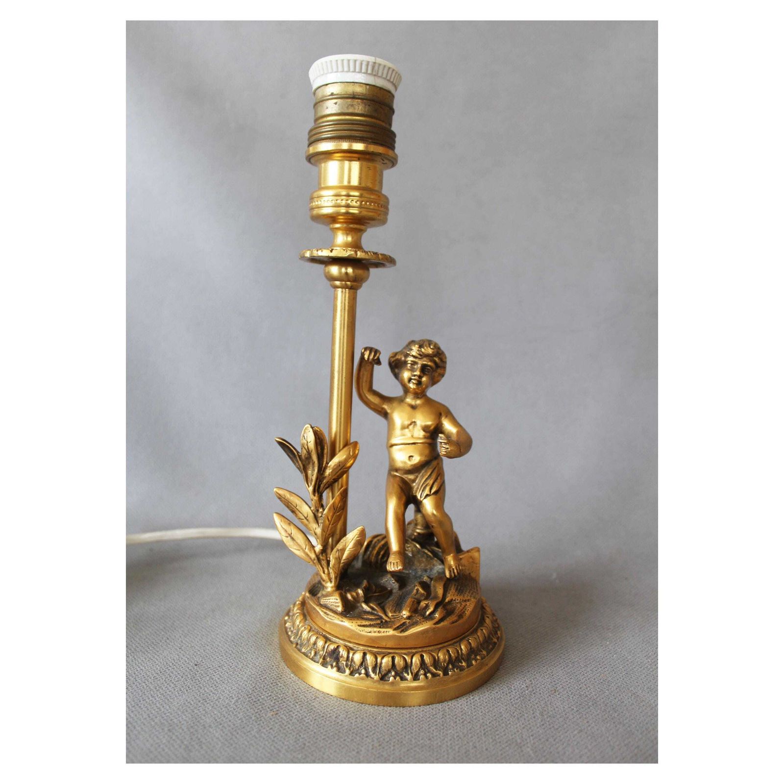 Vintage Heavy Cast Brass French Lamp, In The Louis XVI Style, Putti Cherub, Gilt Bronze, Table Lamp, Works, Sculpture Figurine