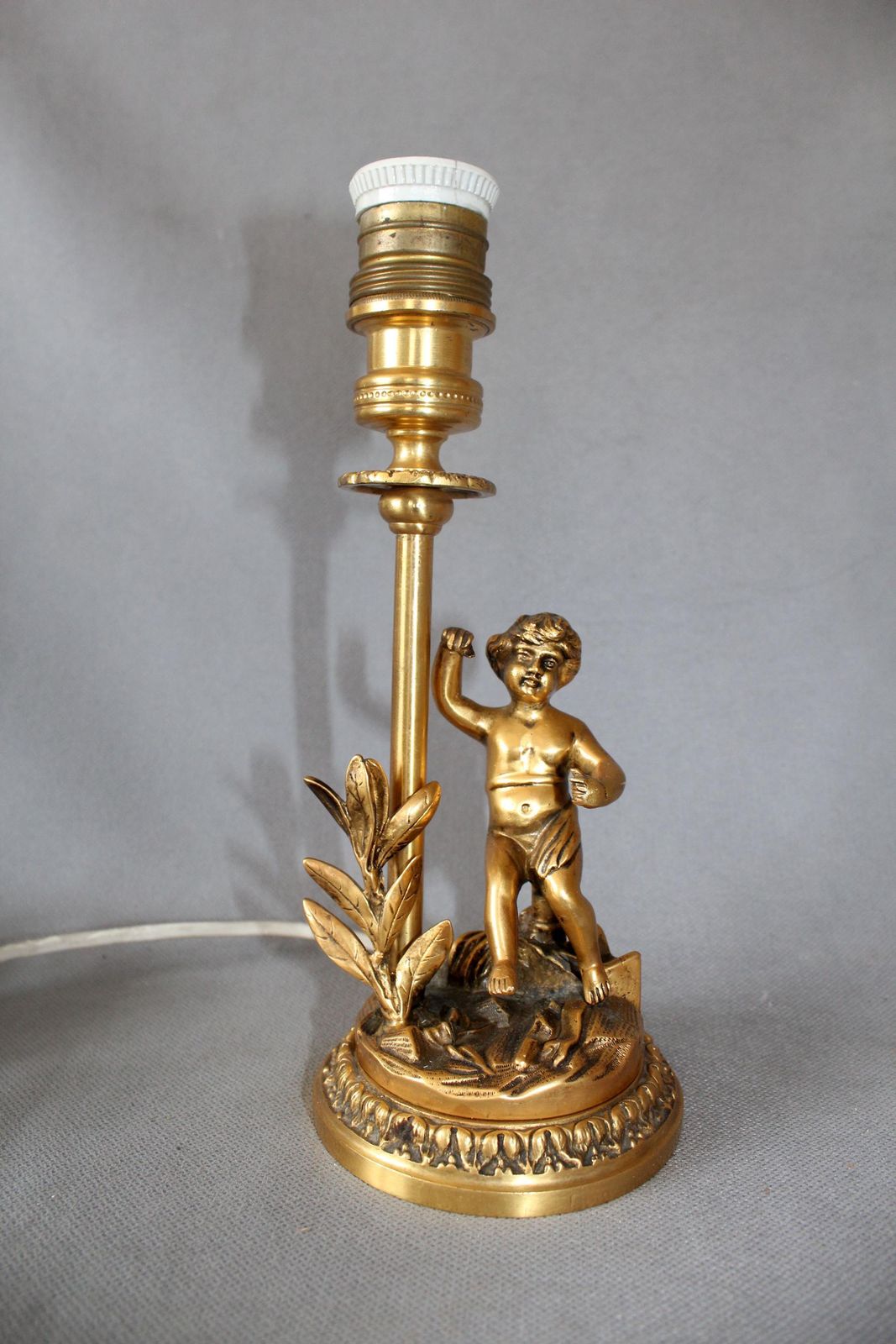 70.0 Vintage Heavy Cast Brass French Lamp, In The Louis XVI Style, Putti Cherub, Gilt Bronze, Table Lamp, Works, Sculpture Figurine photo