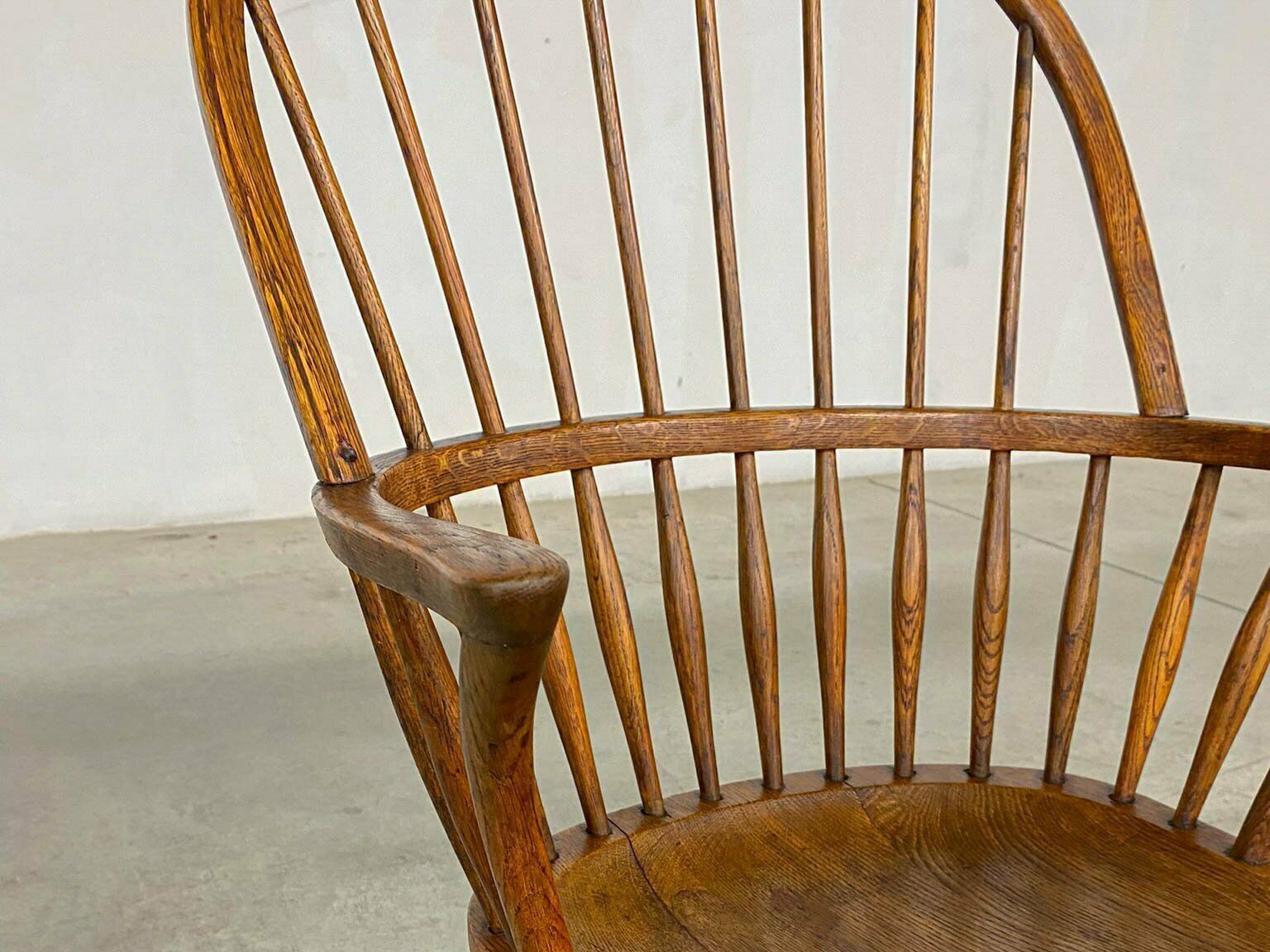 photo furniture Model Ch 18a Windsor Dining Chairs By Frits Henningsen For Carl Hansen & Son, 1940s, Set Of 2