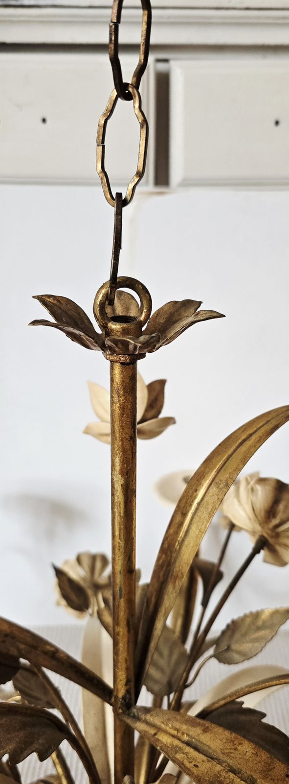 A Huge Mid Century Italian 8 Arm Toleware Chandelier, Masca. photo vinterior