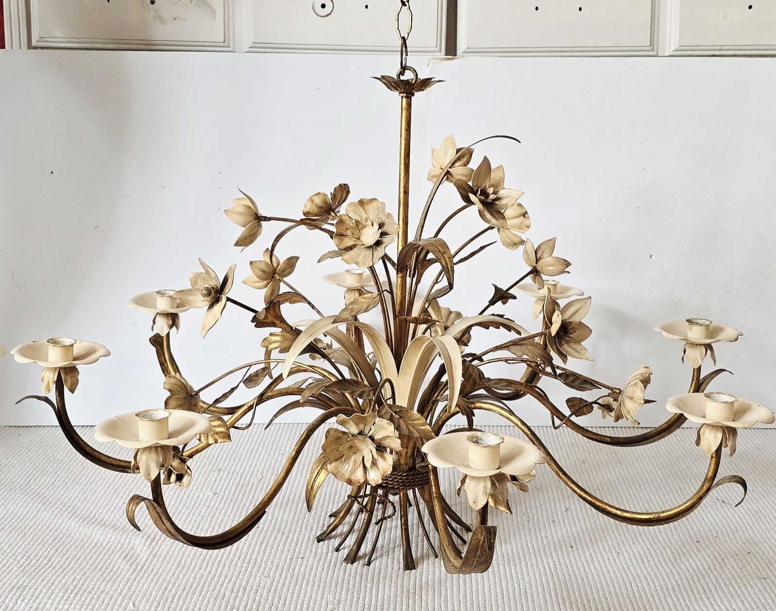 photo furniture A Huge Mid Century Italian 8 Arm Toleware Chandelier, Masca.