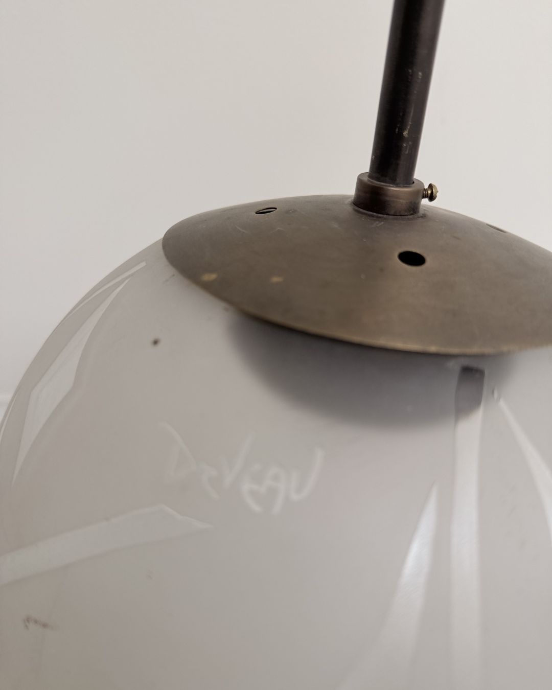 1930s Deveau French Art Deco Frosted Glass And Bronze Ceiling Lamp photo vinterior