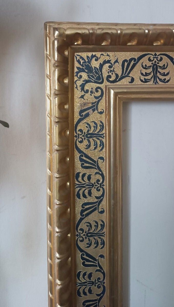 photo furniture Antique Renaissance Style Giltwood Frame, 88 X 69.5 Cm