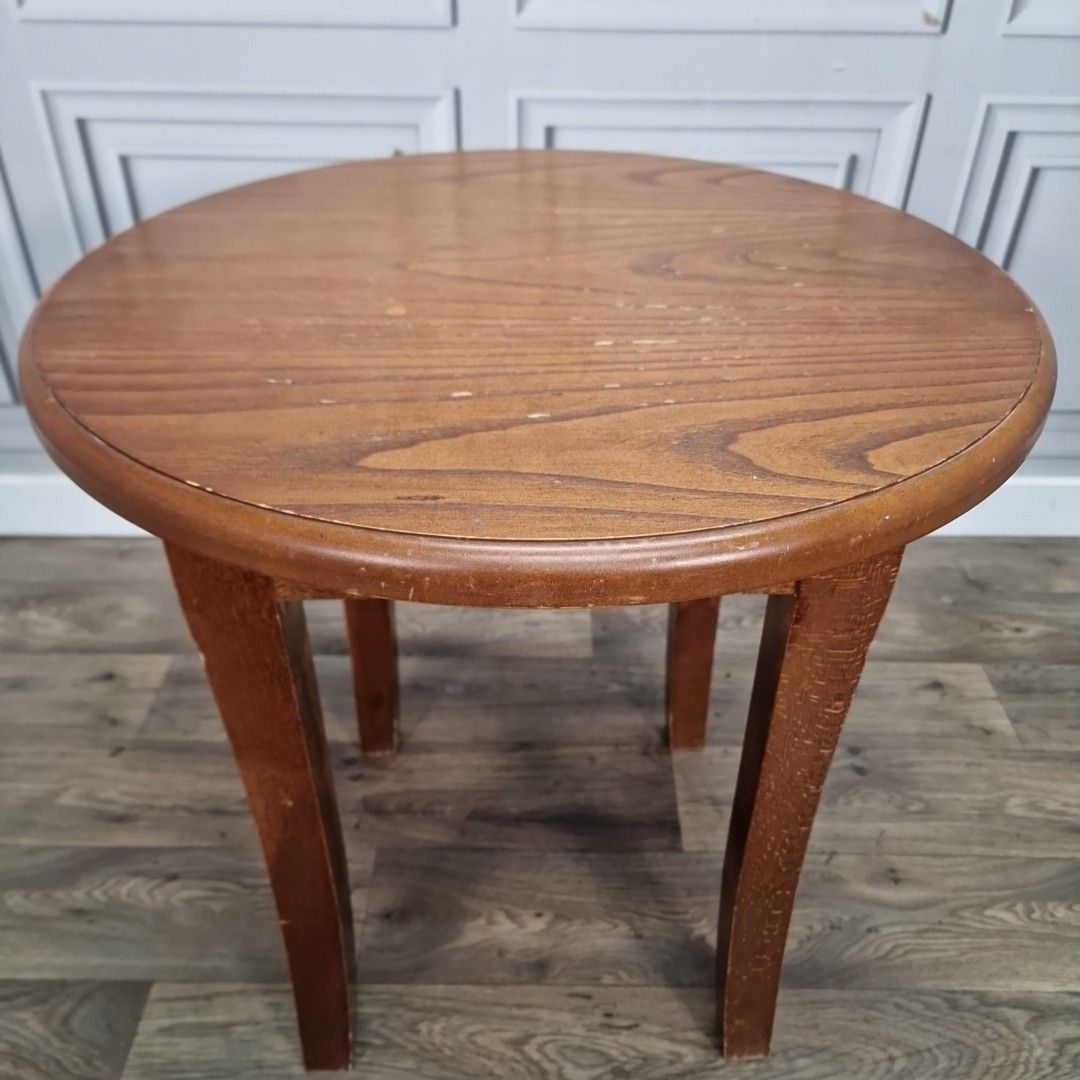 photo vintage Retro Vintage Oak Table Wooden Occasional Round Hall Side Lamp Pub Cafe Rustic