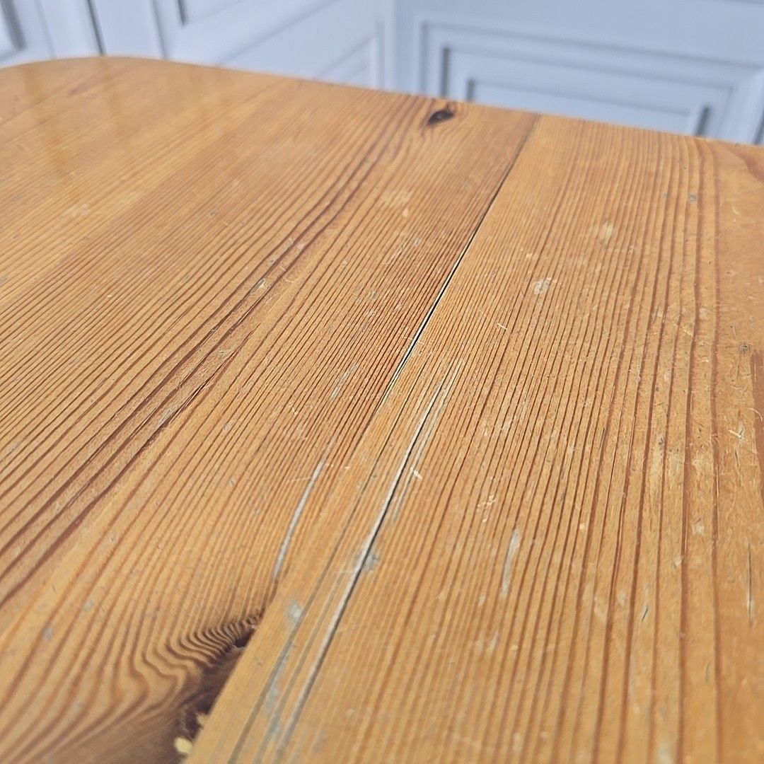 photo vintage Retro Pine Dining Table Vintage Solid Wooden Country Farmhouse Refectory Style