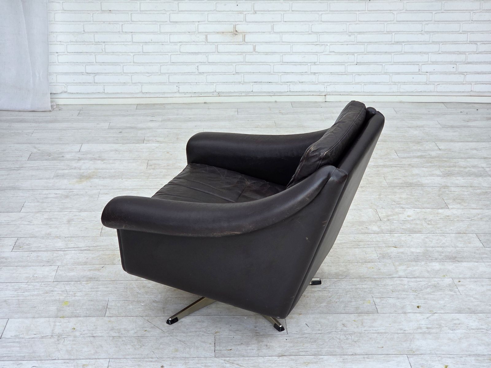 photo for sale 1960s, Danish Swivel Armchair By Aage Christensen, Furniture Leather.