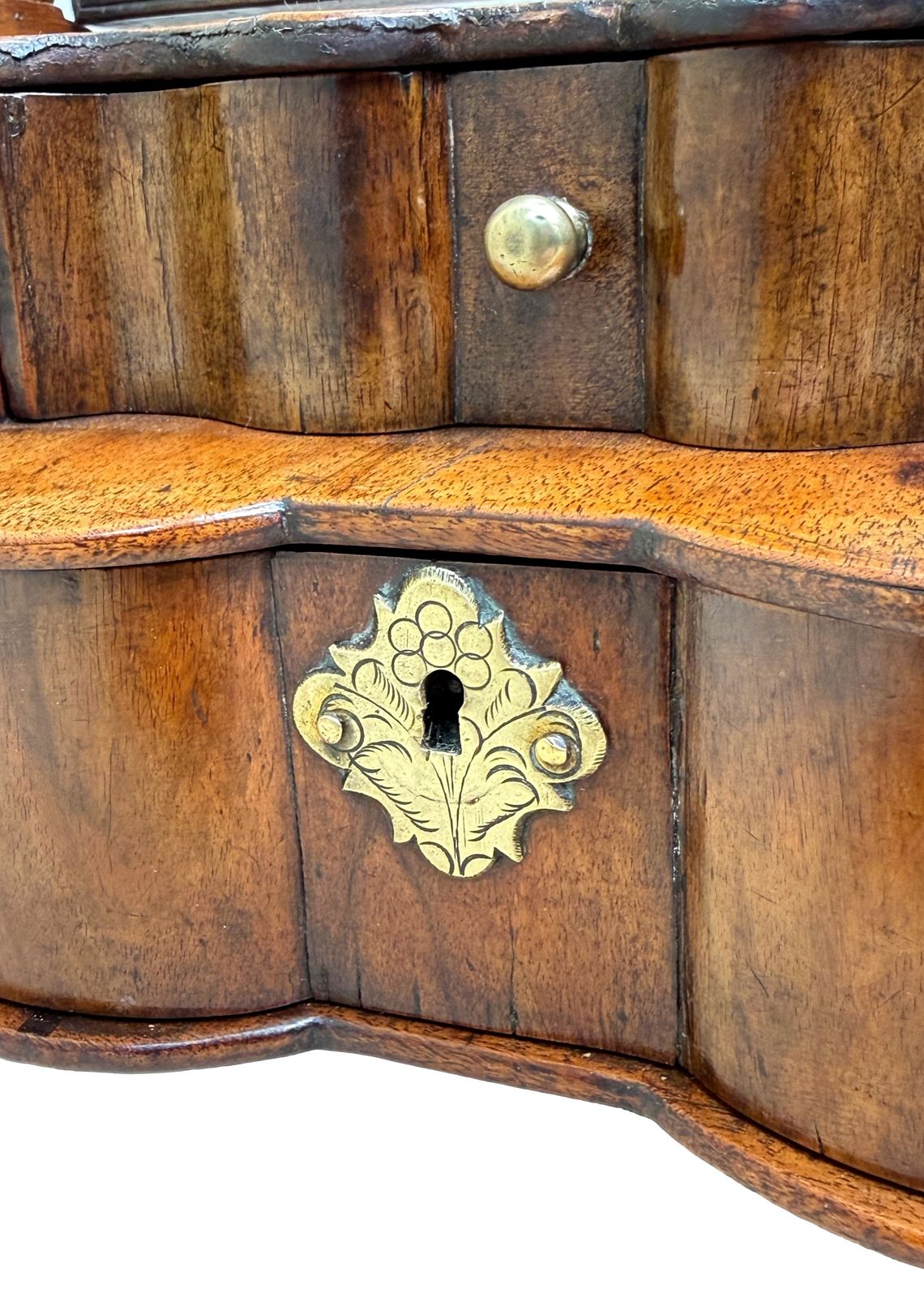 photo furniture Queen Anne Walnut Dressing Mirror Early 18th Century (England, Circa 1710)