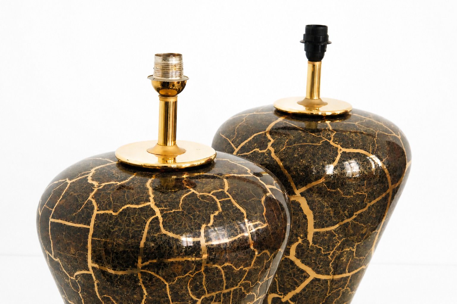 photo vintage 20th Century Pair Of Baluster Shaped Table Lamps In Glazed Black & Gold Ceramic