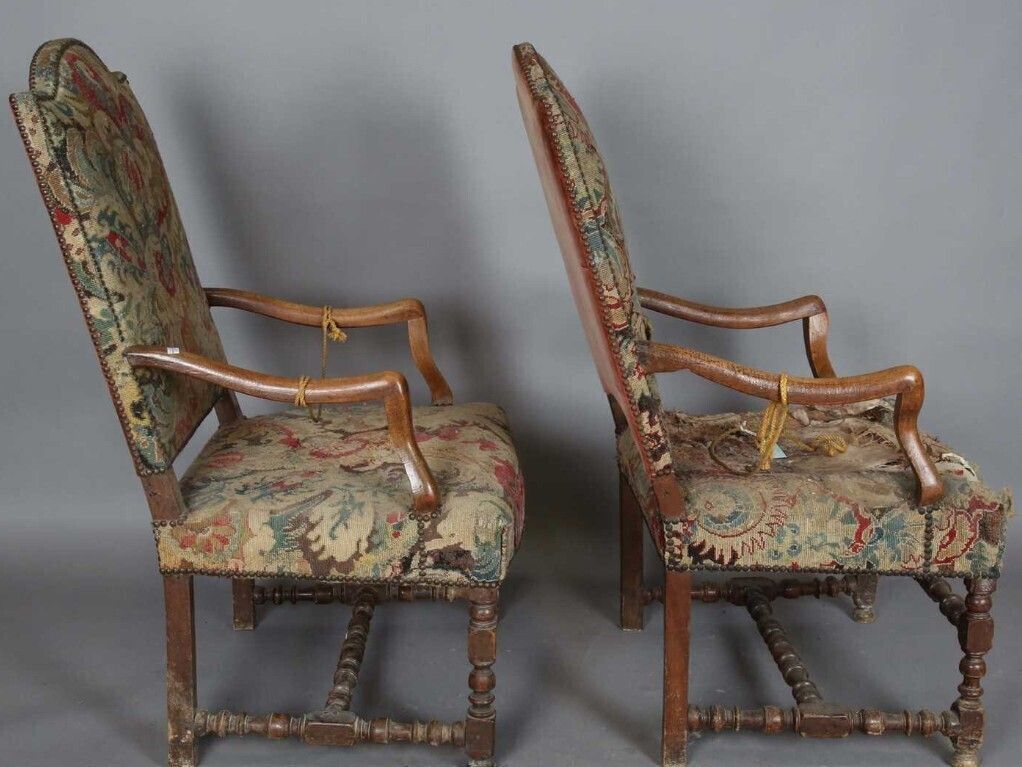 A Pair Of Early 18th Century French Walnut Open Armchairs photo 795.0