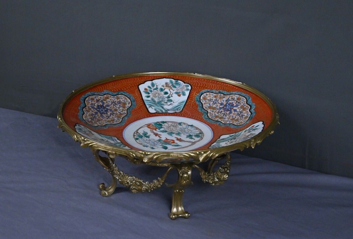 Large Imari Porcelain Bowl With Bronze Mount, Japan – Late 19th Century photo Home Decor