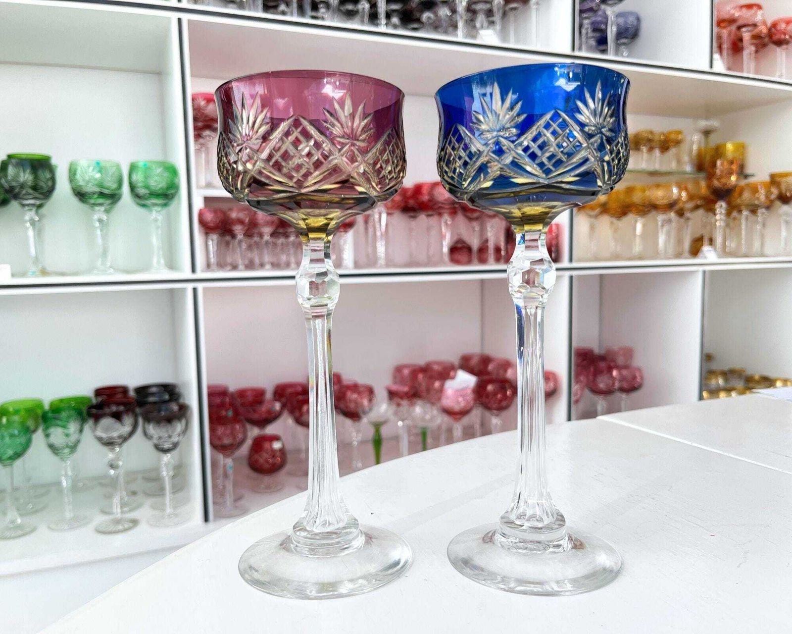 Woonaccessoires Geslepen Kristallen Wijnglazen | 2 Stuks | Gekleurd Overlay | 2 Tonig photo