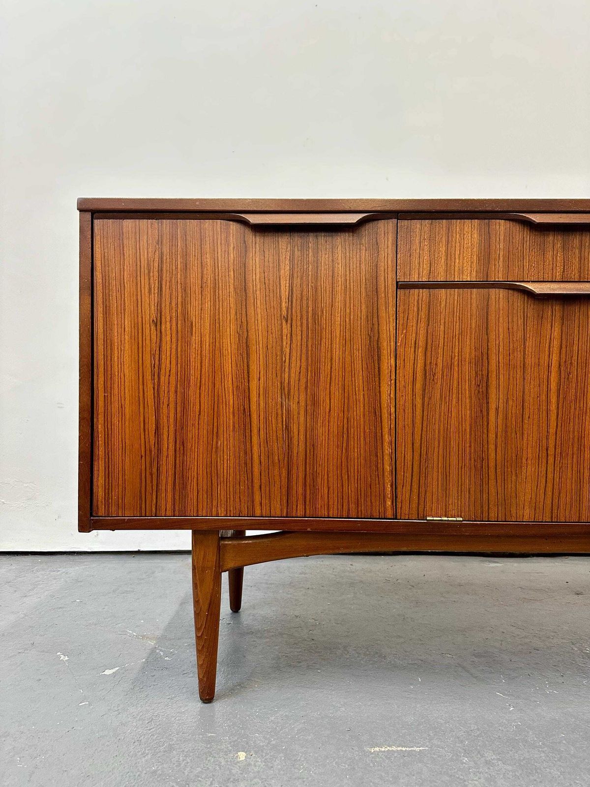 Vintage Elliotts Of Newbury Rosewood & Teak Sideboard. Eon. Retro Danish G Plan Mid Century photo vintage