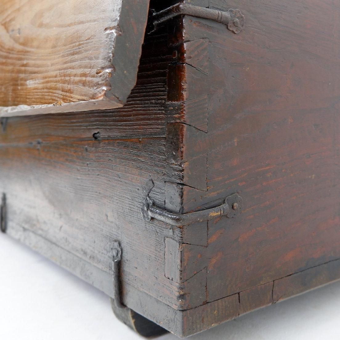 photo furniture Asian Wooden Chest With Decorative Fittings   18thc