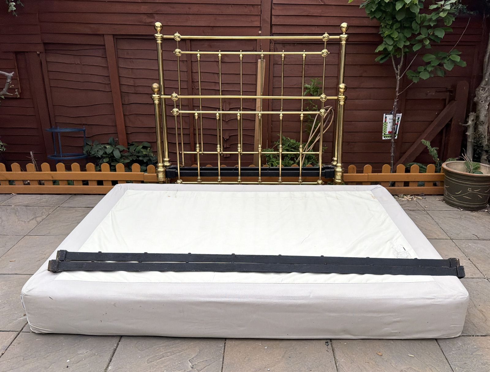 Stunning Victorian All Brass & Cast Iron Double Bed Frame & Base (Spare Of Repair) photo furniture