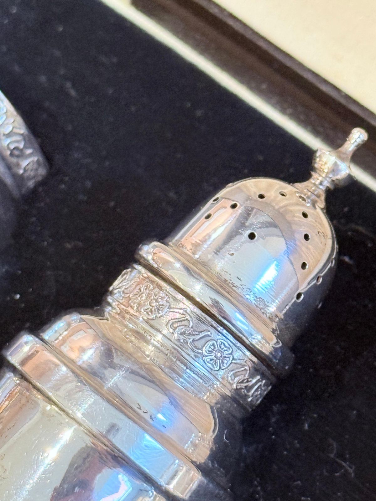 photo for sale Ménagère d'époque en argent sterling dans son écrin d'origine, poinçon de Londres