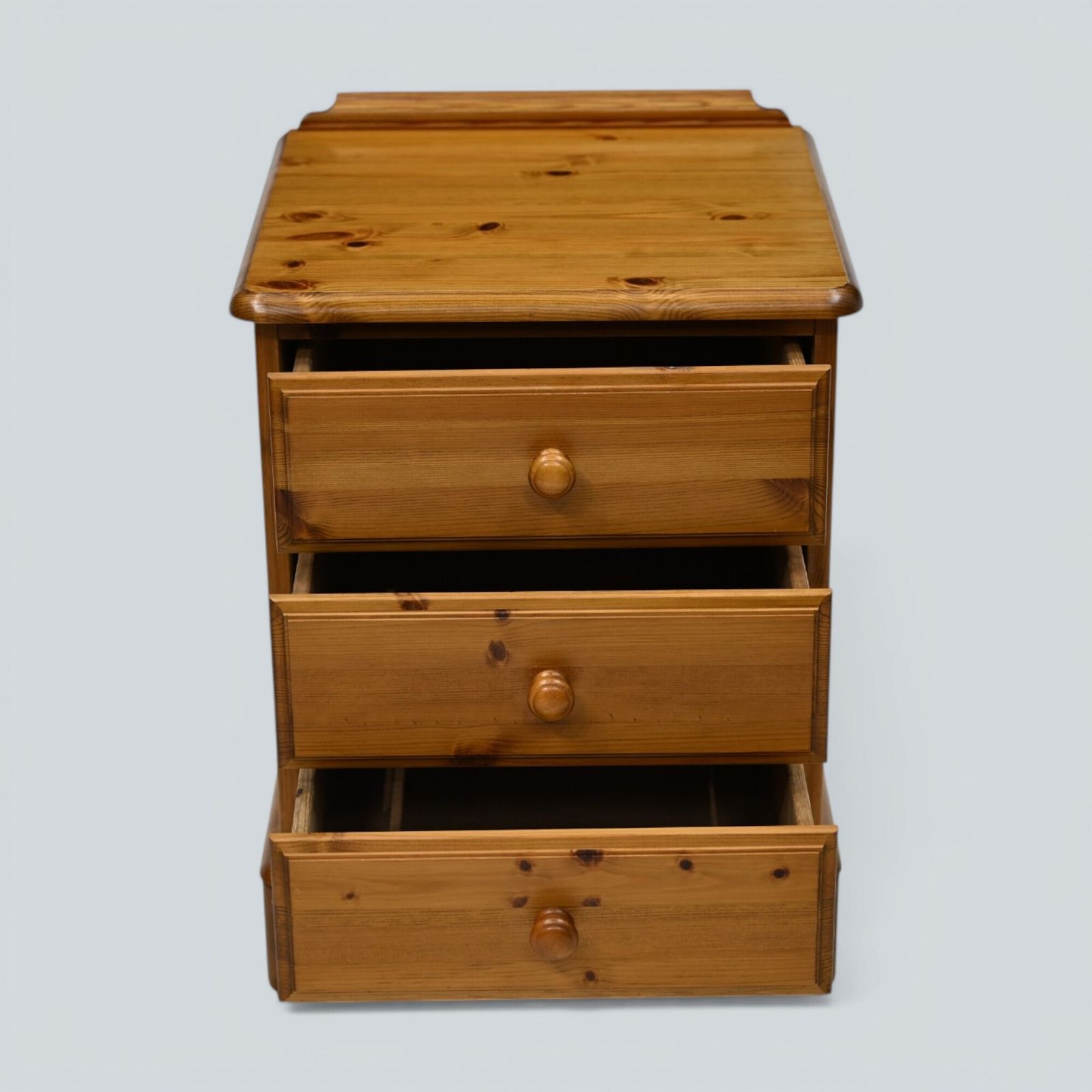 127.0 Ducal Bedside Chest Of Drawers Knotted Pine On Castors Free Uk Delivery photo