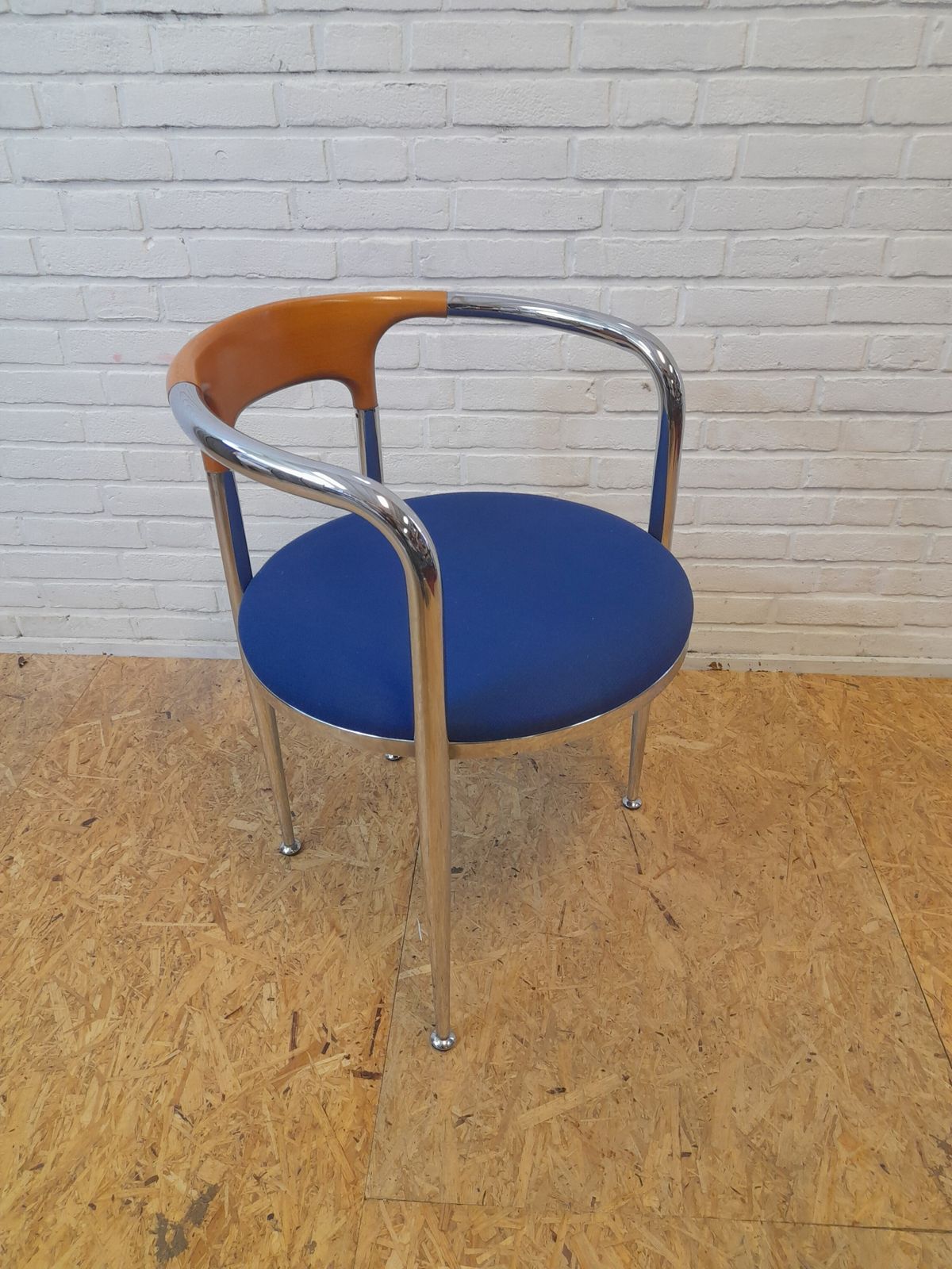 photo furniture Set Of 4 Bolero Diner Chairs, 1990s