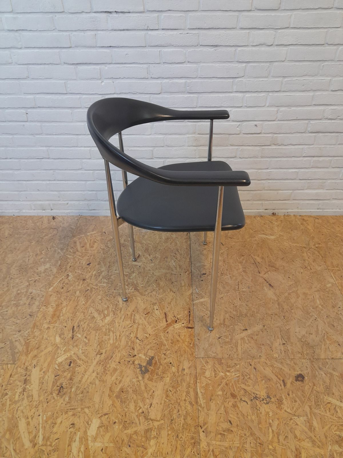photo furniture Set Of 4 Fasem P40 Diner Chairs