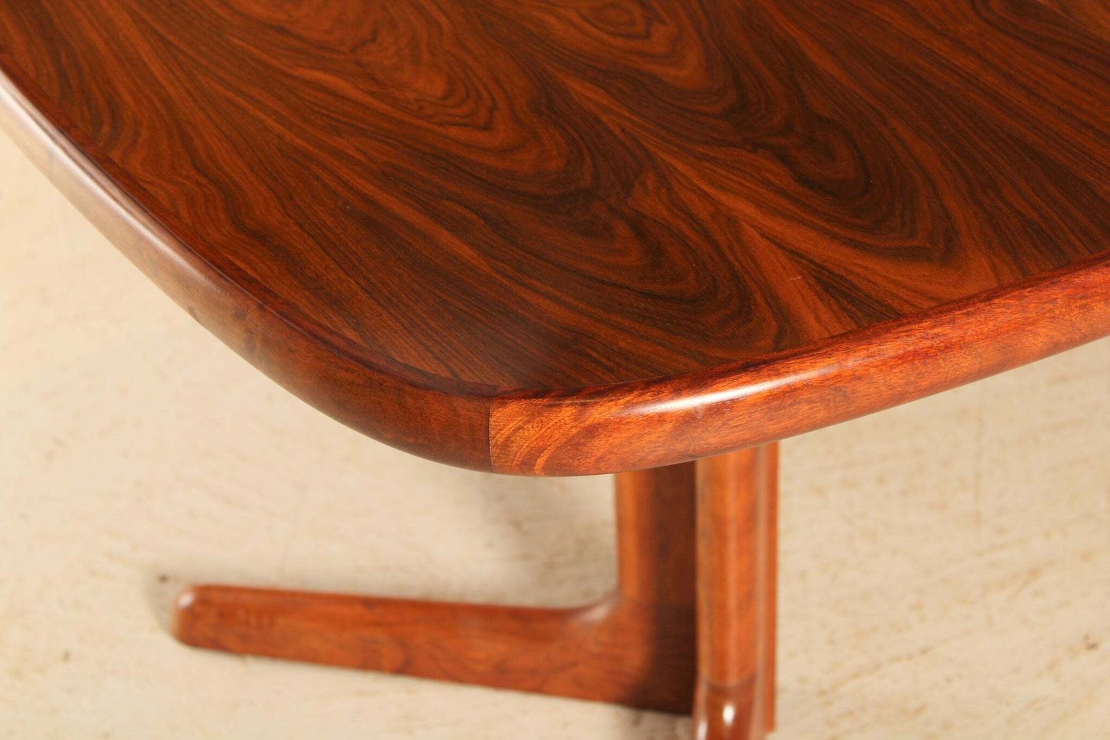Danish Mid Century Extending Rosewood Dining Table By Skovby, Circa 1970s photo vinterior