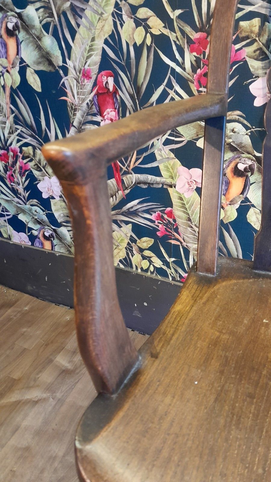 Antique Windsor Wheelback Spindle Carver Chair, Great Condition photo vintage