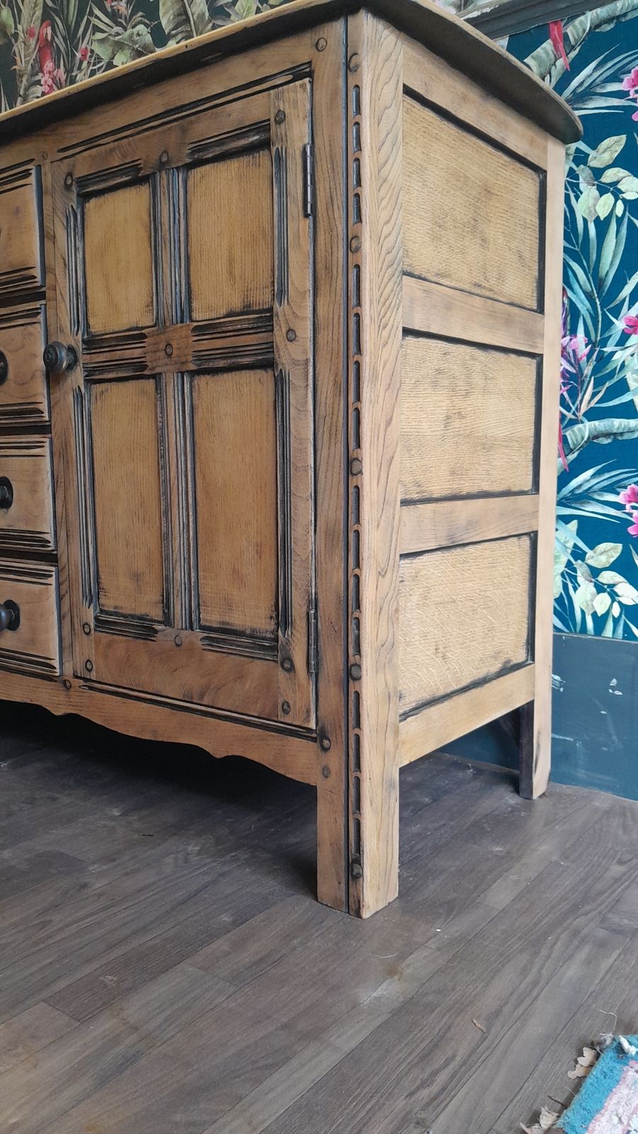 photo furniture Vintage Ercol Large Sideboard 4 Drawers Flanking 4 Central Drawers