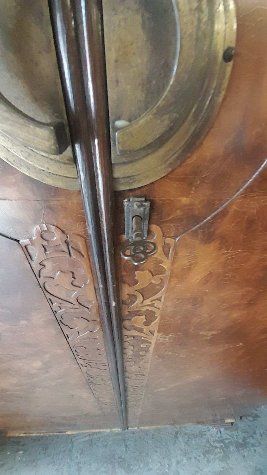 photo vinterior Art Deco Burr Walnut Art Deco 2 Door Wrdrobe
