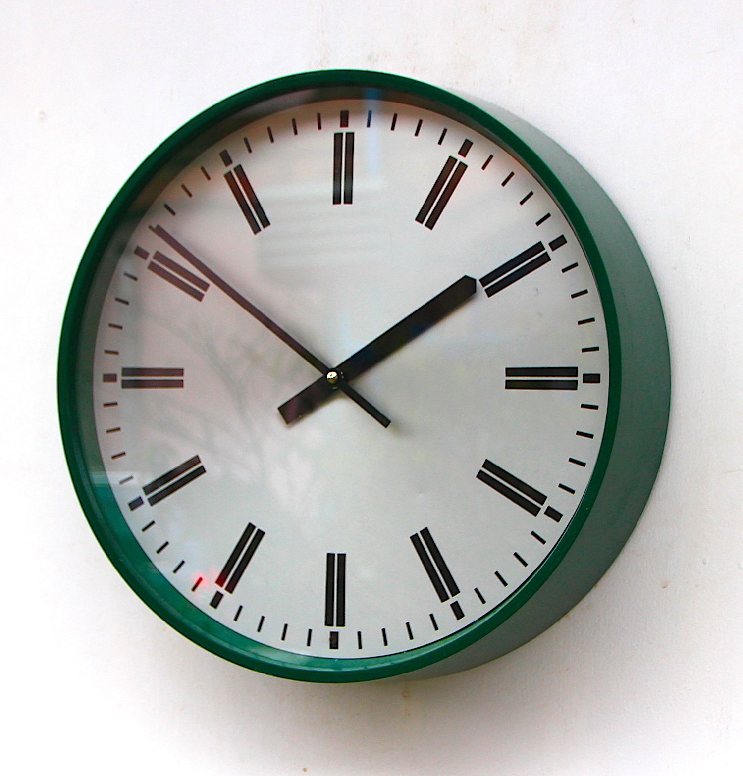 1980s British Smiths Vintage Office / Commercial Wall Clock. Fully Guaranteed. London Timepiece photo furniture
