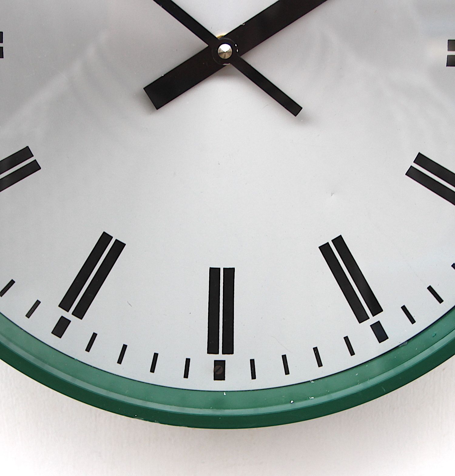 1980s British Smiths Vintage Office / Commercial Wall Clock. Fully Guaranteed. London Timepiece photo vinterior