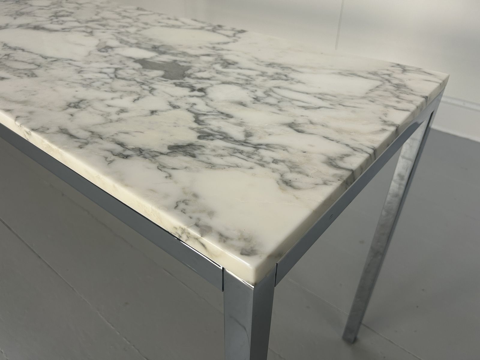 Knoll Studio "Florence Knoll" Console Table Desk In Arabescato Marble photo vinterior